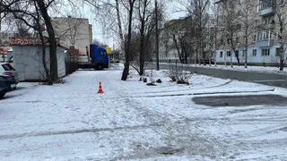 В Вологде водитель иномарки сбил пешехода на тротуаре