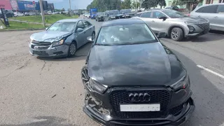 Молодой водитель на Audi спровоцировал аварию в Вологде