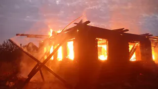 В Вологодской области устанавливают личность мужчины, погибшего при пожаре