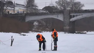 Вологодские спасатели провели замеры толщины льда на городских водоемах
