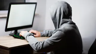 Не вздумайте говорить эти фразы мошенникам: иначе можете лишиться всех денег