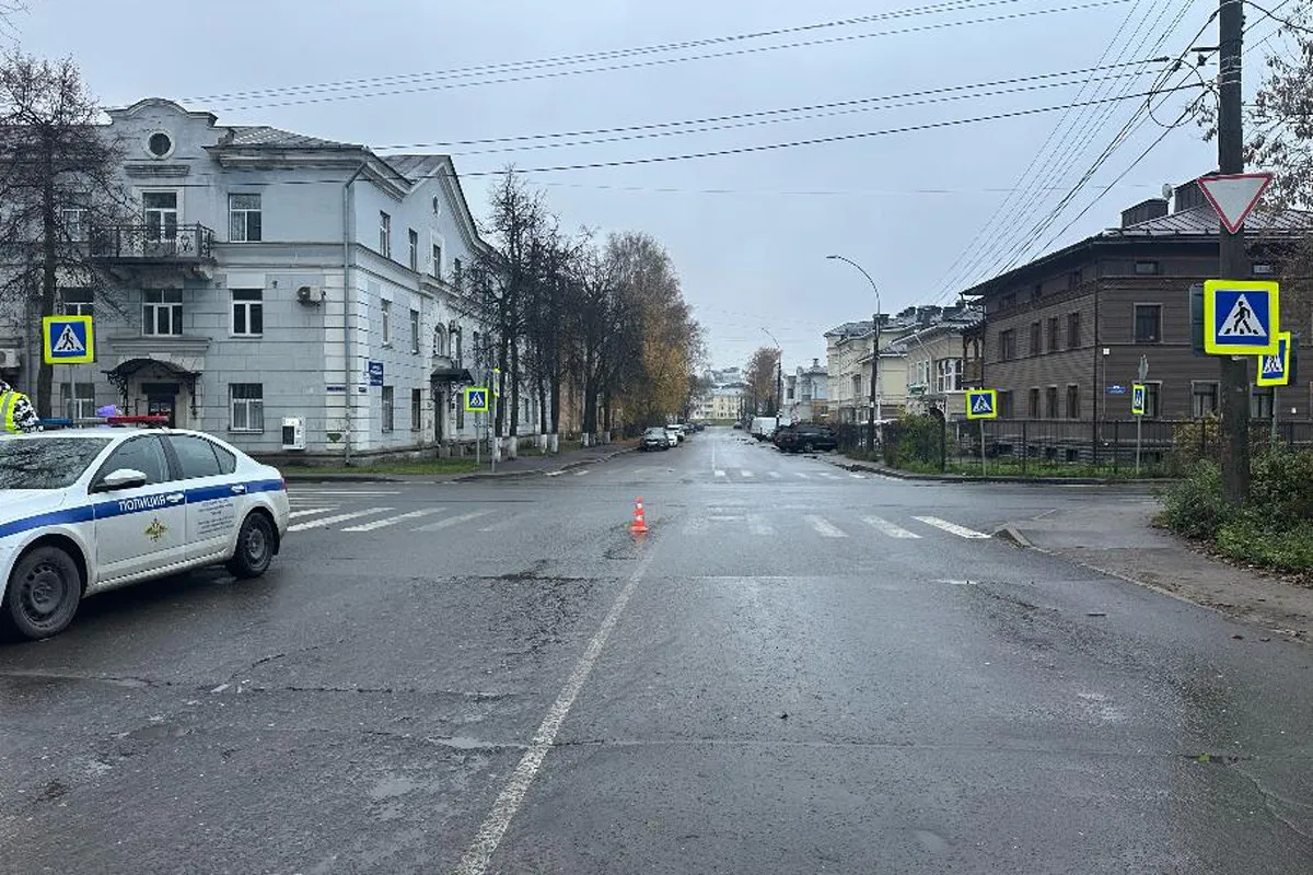 В Вологде водитель сбил подростка на "зебре" и скрылся