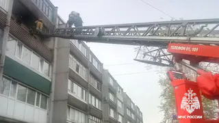 Неосторожность при курении привела к госпитализации двоих жильцов дома в Вологодской области