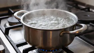 Можно ли кипятить воду из-под крана - запомните навсегда