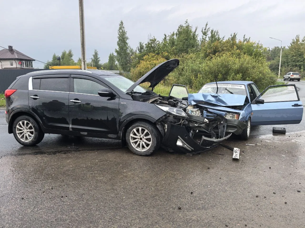 В Вологде четыре человека доставлены в больницу после ДТП
