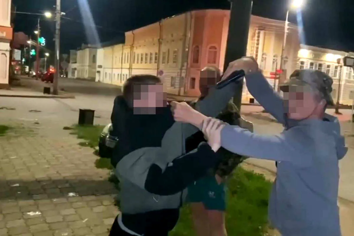 В Вологодской области пранкеры инсценировали драку, закончившуюся выстрелом
