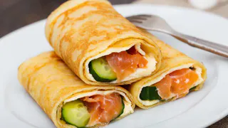 Масленица: блинчики с нежной красной рыбой и сыром, которые тают во рту