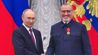 Владимир Путин вручил орден Александра Невского отцу губернатора Вологодской области