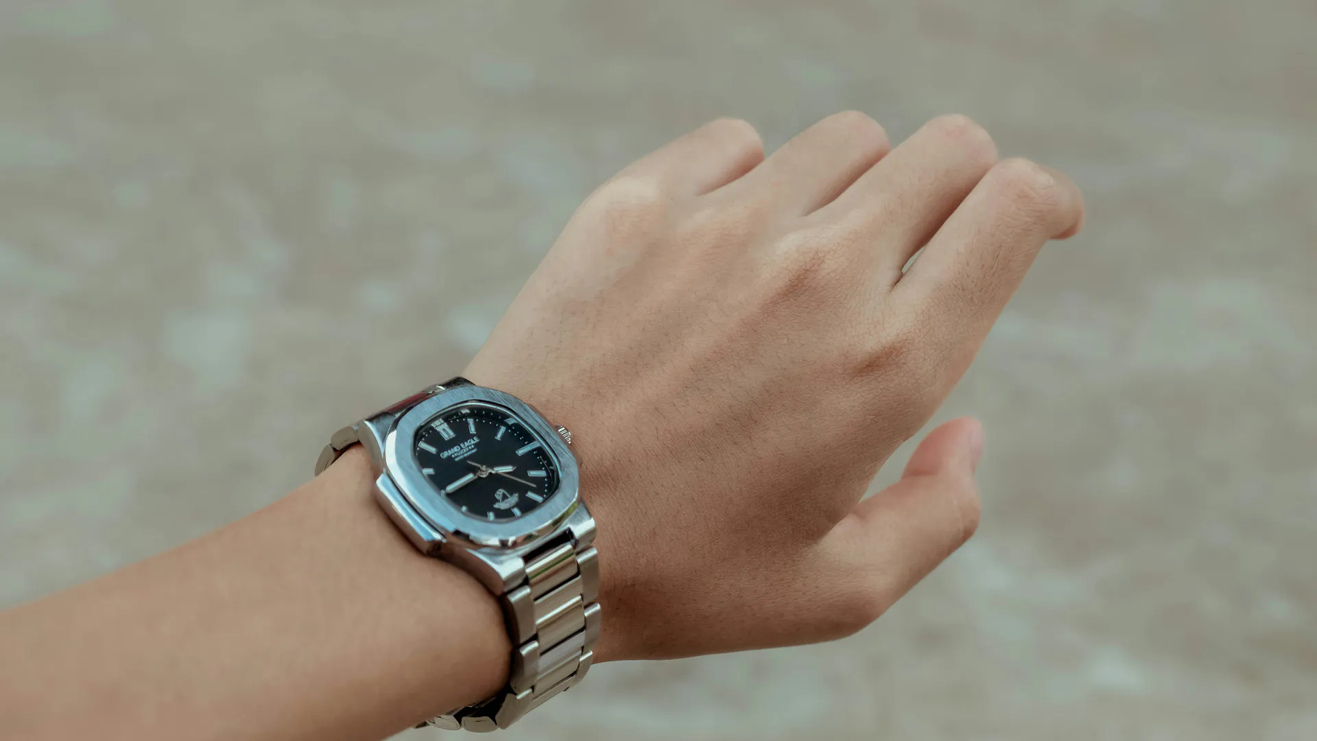 6 вечных моделей мужских часов для повседневной носки. От японских Casio до швейцарских Victorinox и Tissot