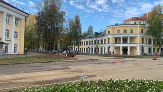 В Вологде асфальтируют тротуары на Новгородской улице